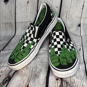 Vans Marvel Hulk Black and Green Graphic Slip-Ons size 7.5 men/9 woman’s